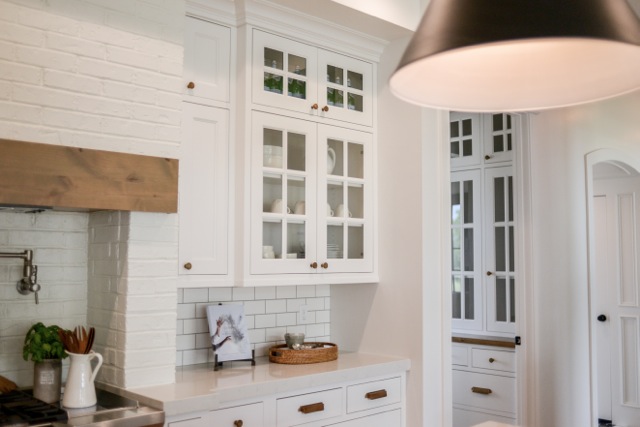 The Modern Farmhouse Kitchen – Plank and Mill
