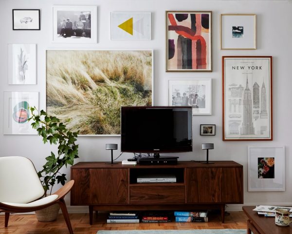 gallery-walls-hide-your-tv